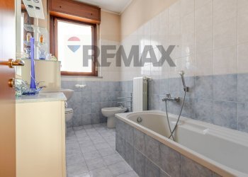 Bagno - Three-room apartment VIA CAMILLO GOLGI
 
2/B, Opera - photo 25