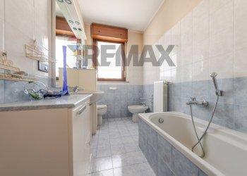 Bagno - Three-room apartment VIA CAMILLO GOLGI
 
2/B, Opera - photo 28