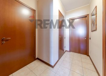 Hall / corridoio - Three-room apartment VIA CAMILLO GOLGI
 
2/B, Opera - photo 31