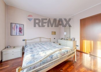 Camera / camera da letto - Three-room apartment VIA CAMILLO GOLGI
 
2/B, Opera - photo 38