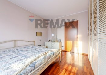 Camera / camera da letto - Three-room apartment VIA CAMILLO GOLGI
 
2/B, Opera - photo 39