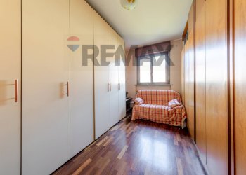 Camera / camera da letto - Three-room apartment VIA CAMILLO GOLGI
 
2/B, Opera - photo 42