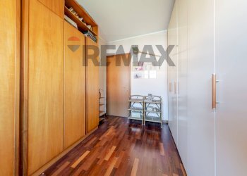 Camera / camera da letto - Three-room apartment VIA CAMILLO GOLGI
 
2/B, Opera - photo 44