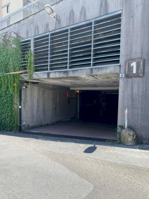 Cortile interno - Box via Luoghi Santi, Genova (zona Borgoratti) - foto 1