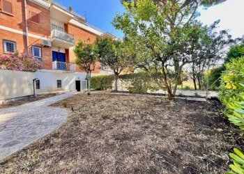 Giardino - Appartamento via Palmarola, Terracina - foto 1