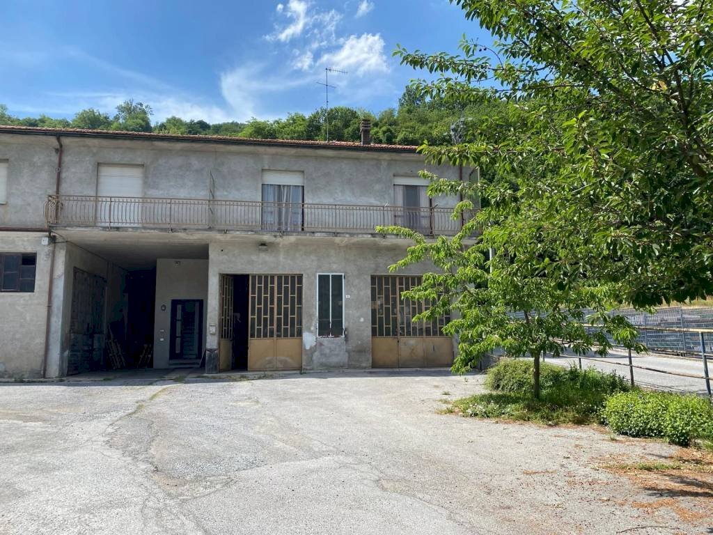 Facciata - Casa indipendente via Campodello, 8, Nucetto - foto 1