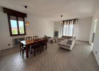 Salone - Four-room apartment via Europa, Modena - photo 4