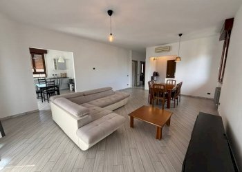 Salone - Four-room apartment via Europa, Modena - photo 6