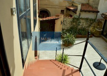 vista della corte mattonata - Stabile - Palazzo via Pelasga
 
45, Cori - foto 1