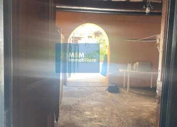 stanza di collegamento tra mangiatoia e piazzale - Stabile - Palazzo via Pelasga
 
45, Cori - foto 22