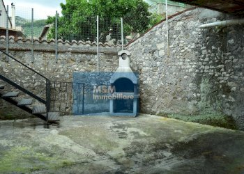 mattonato con barbecue - Stabile - Palazzo via Pelasga
 
45, Cori - foto 23