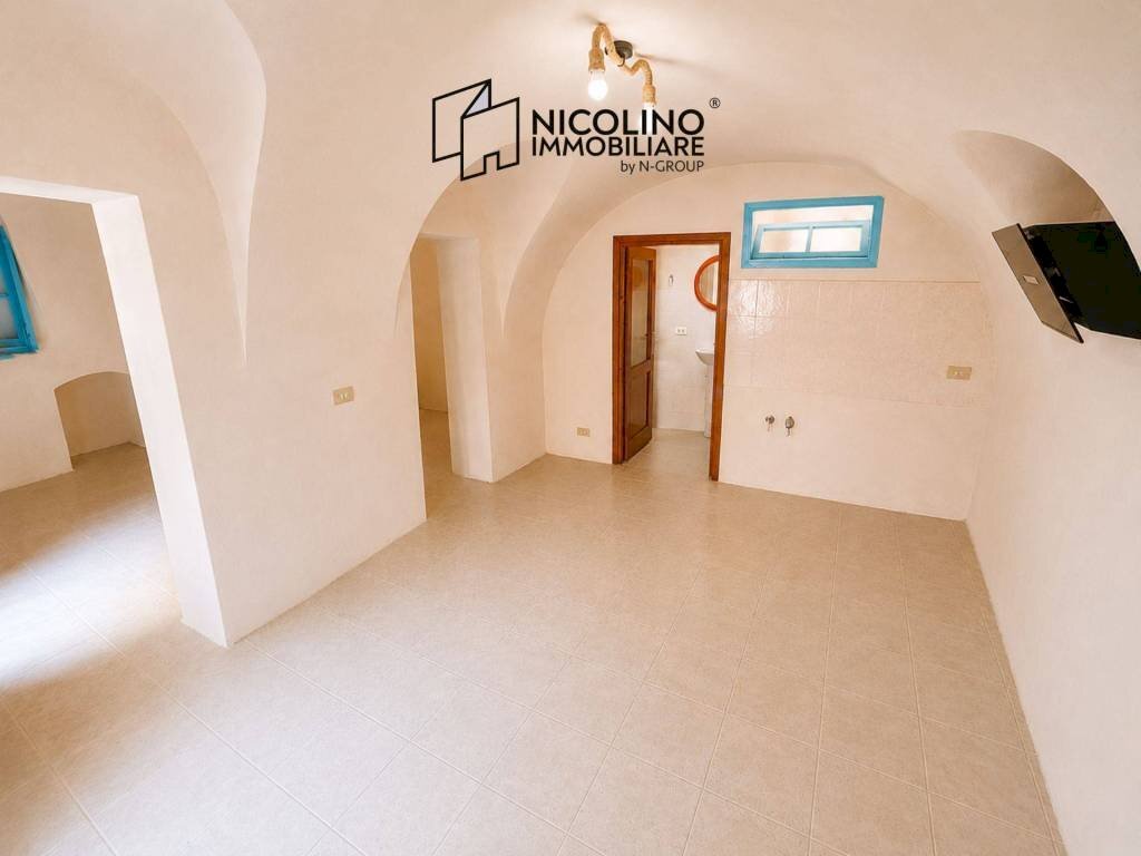Salone - Bilocale via San Nicolò, 9, Bordighera - foto 1