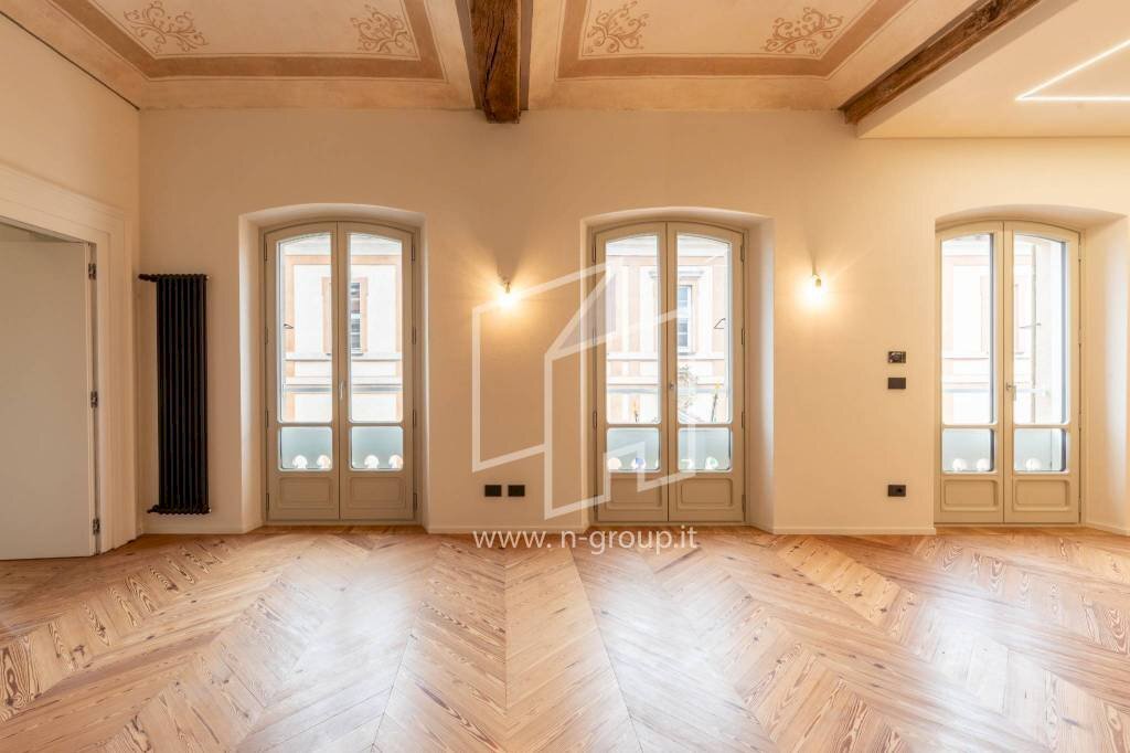 Soggiorno - Appartamento via Roma, 21, Cuneo (zona Centro) - foto 2