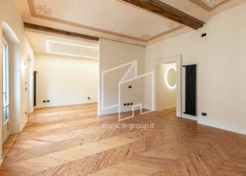 Soggiorno - Appartamento via Roma, 21, Cuneo (zona Centro) - foto 5