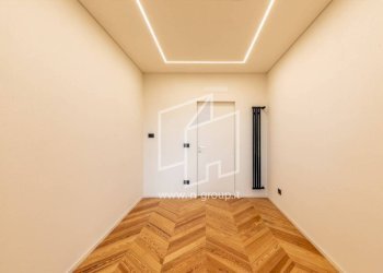 Camera da letto - Appartamento via Roma, 21, Cuneo (zona Centro) - foto 19