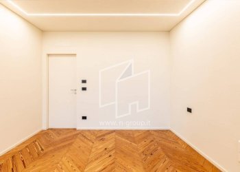 Camera da letto - Appartamento via Roma, 21, Cuneo (zona Centro) - foto 26
