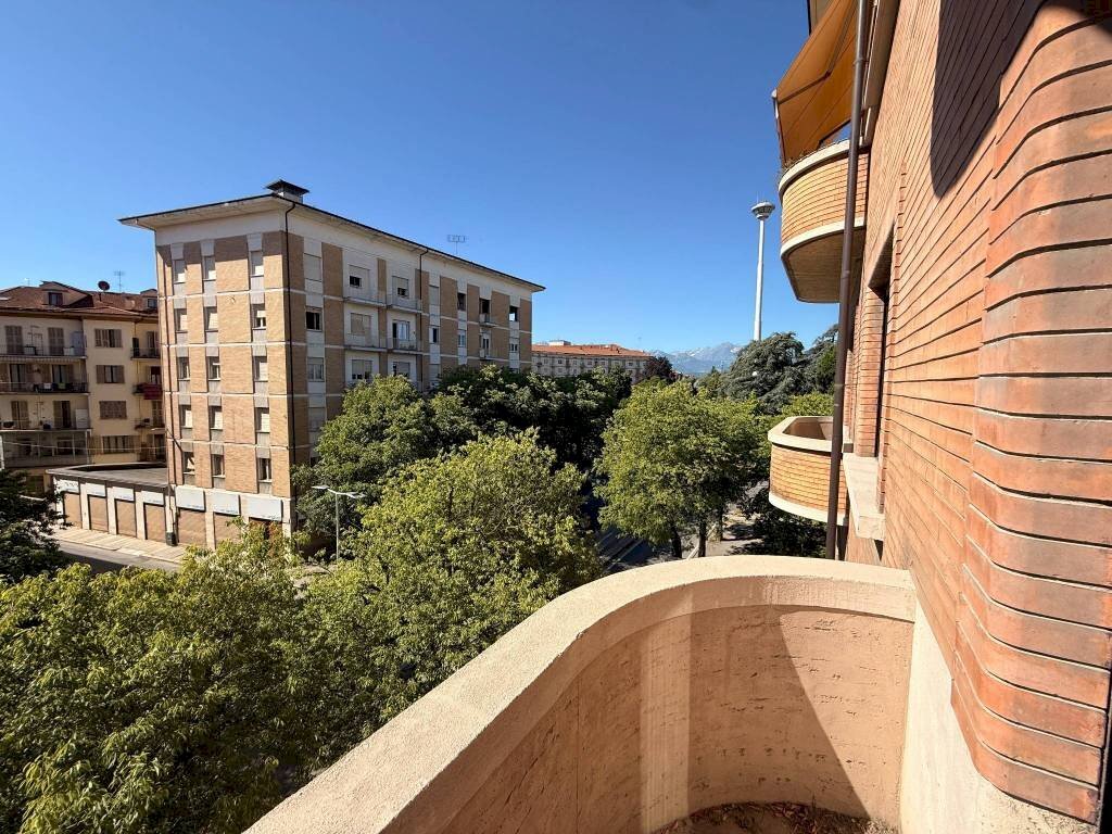 Balcone - Appartamento via Sebastiano Grandis, 38, Cuneo (zona Centro) - foto 2