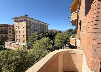 Balcone - Appartamento via Sebastiano Grandis, 38, Cuneo (zona Centro) - foto 2