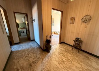 Corridoio - Appartamento via Sebastiano Grandis, 38, Cuneo (zona Centro) - foto 5