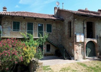 Facciata - Rustico Località San Sebastiano, 28, Monforte d'Alba - foto 5