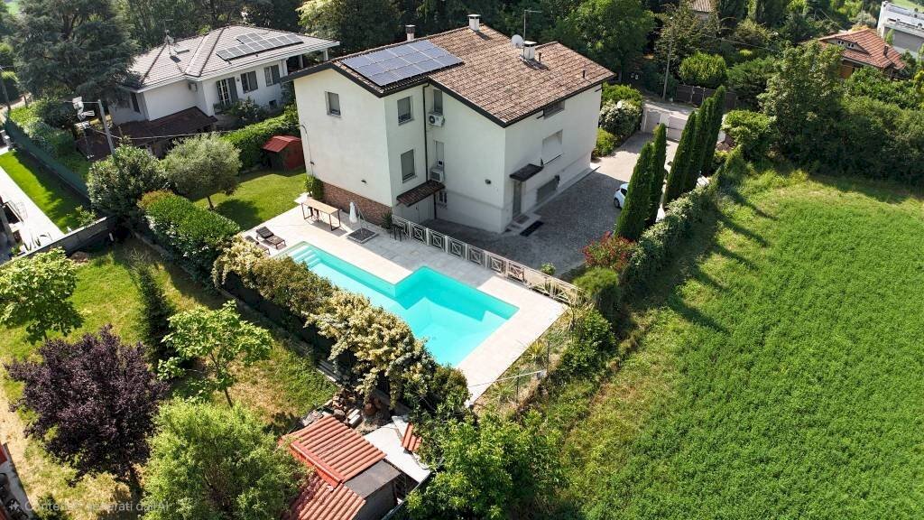 Piscina - Villa via Angelo Braga, SN, Parma - photo 1