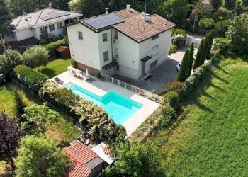 Piscina - Villa via Angelo Braga, SN, Parma - photo 1