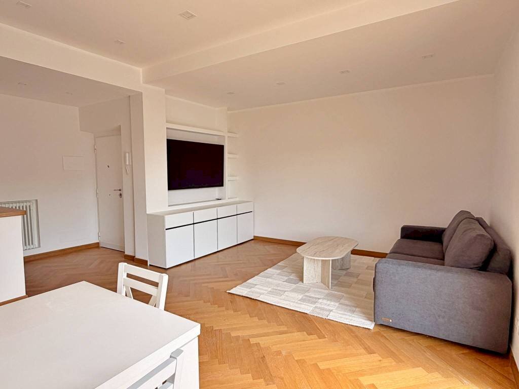 Salone - Three-room apartment via delle Montagne Rocciose, Roma (neighborhood EUR) - photo 1