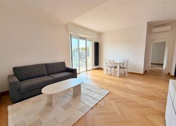Salone - Three-room apartment via delle Montagne Rocciose, Roma (neighborhood EUR) - photo 5