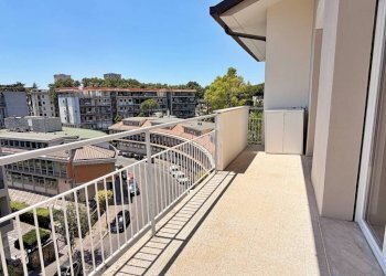 Balcone - Three-room apartment via delle Montagne Rocciose, Roma (neighborhood EUR) - photo 12