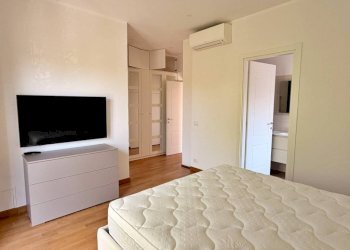 Camera da letto - Three-room apartment via delle Montagne Rocciose, Roma (neighborhood EUR) - photo 17