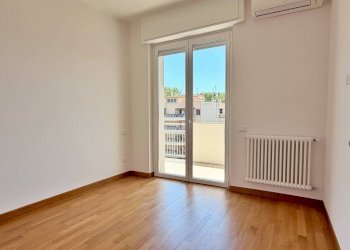 Camera da letto - Three-room apartment via delle Montagne Rocciose, Roma (neighborhood EUR) - photo 24