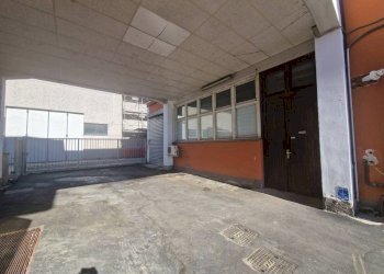 Facciata - Capannone via Alcide De Gasperi, 3, Lainate - foto 1