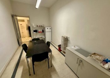 Cucina - Appartamento via Guglielmo Oberdan, 4, Biella - foto 16