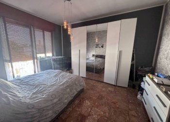 Camera da letto - Three-room apartment via Giacomo Piscina, 37, Carmagnola - photo 4