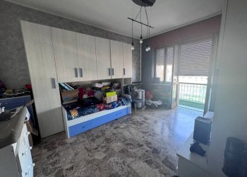 Camera da letto - Three-room apartment via Giacomo Piscina, 37, Carmagnola - photo 8