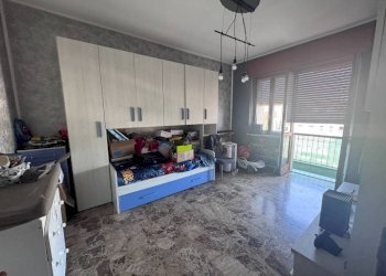 Camera da letto - Three-room apartment via Giacomo Piscina, 37, Carmagnola - photo 9