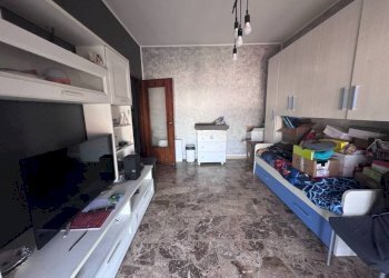 Camera da letto - Three-room apartment via Giacomo Piscina, 37, Carmagnola - photo 13