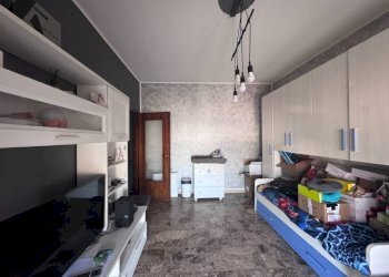 Camera da letto - Three-room apartment via Giacomo Piscina, 37, Carmagnola - photo 14