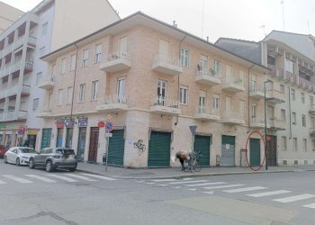 facciata ex macelleria - Negozio via Fidia, 29/D, Torino (zona Pozzo Strada) - foto 2
