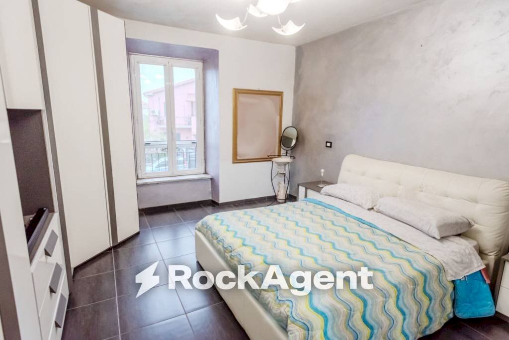 Camera da letto - Trilocale piazza Europa, 25, Vetralla - foto 1