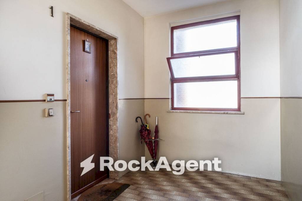 Interno palazzo - Trilocale via Alessandrini, 6, Mede - foto 3