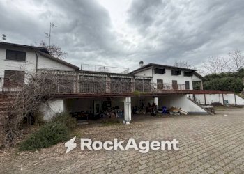 Cortile interno - Villa Montechiarugolo - photo 36