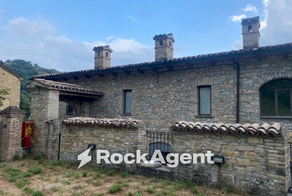Facciata - Stabile - Palazzo strada Terenzo - Bardone, Terenzo - foto 1