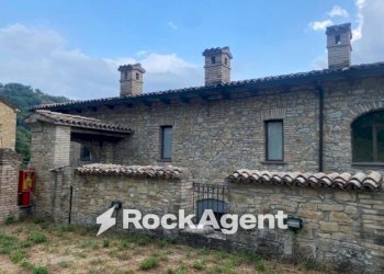 Facciata - Stabile - Palazzo strada Terenzo - Bardone, Terenzo - foto 1