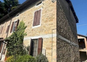 Facciata - Rustico strada della Cornia, Tizzano Val Parma - foto 1