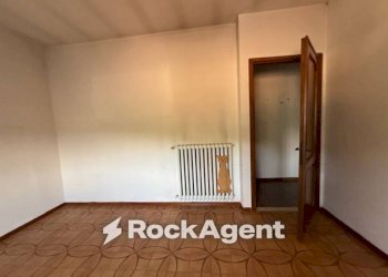 Camera da letto - Three-room apartment via Puccini, Solignano - photo 9