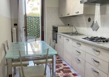 Cucina - Two-room apartment via Martiri delle Foibe, 12, Cornate d'Adda - photo 4