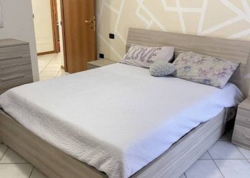 Camera da letto - Two-room apartment via Martiri delle Foibe, 12, Cornate d'Adda - photo 12