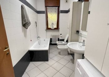 Bagno - Two-room apartment via Martiri delle Foibe, 12, Cornate d'Adda - photo 17