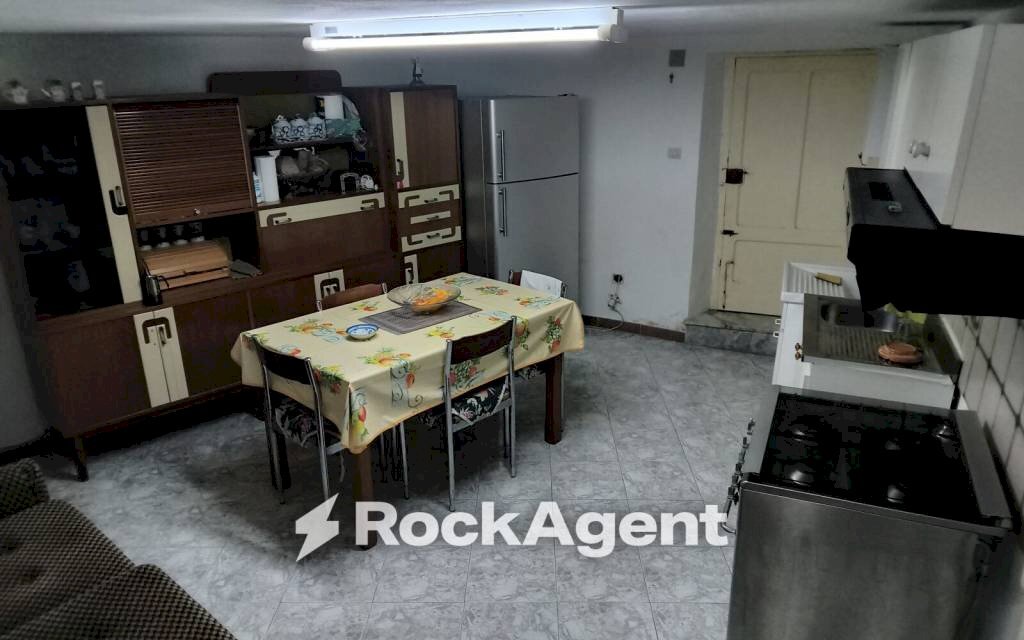 Cucina - Casa indipendente vico Filiberto, Gioiosa Ionica - foto 3